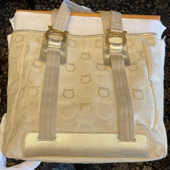 Ferragamo Authentic Vintage Cream Shoulder Bag with Silver Accents/Gold Hardware - Picture 5 of 16